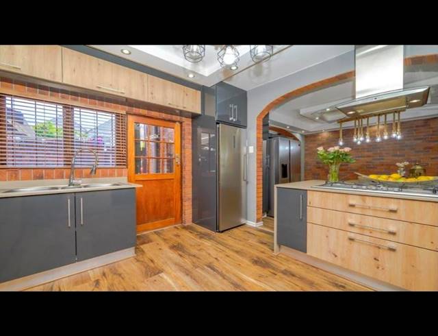 3 BEDROOM TOWNHOUSE FOR SALE IN MORNINGSIDE